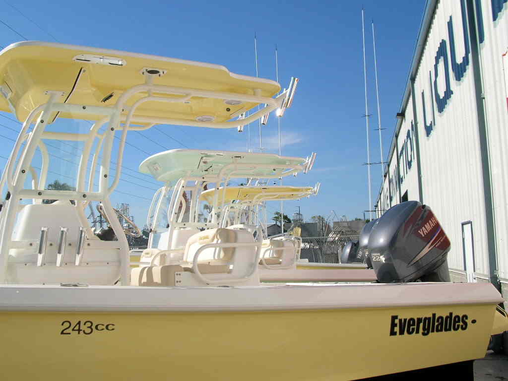 Everglades 243CC V-hulls